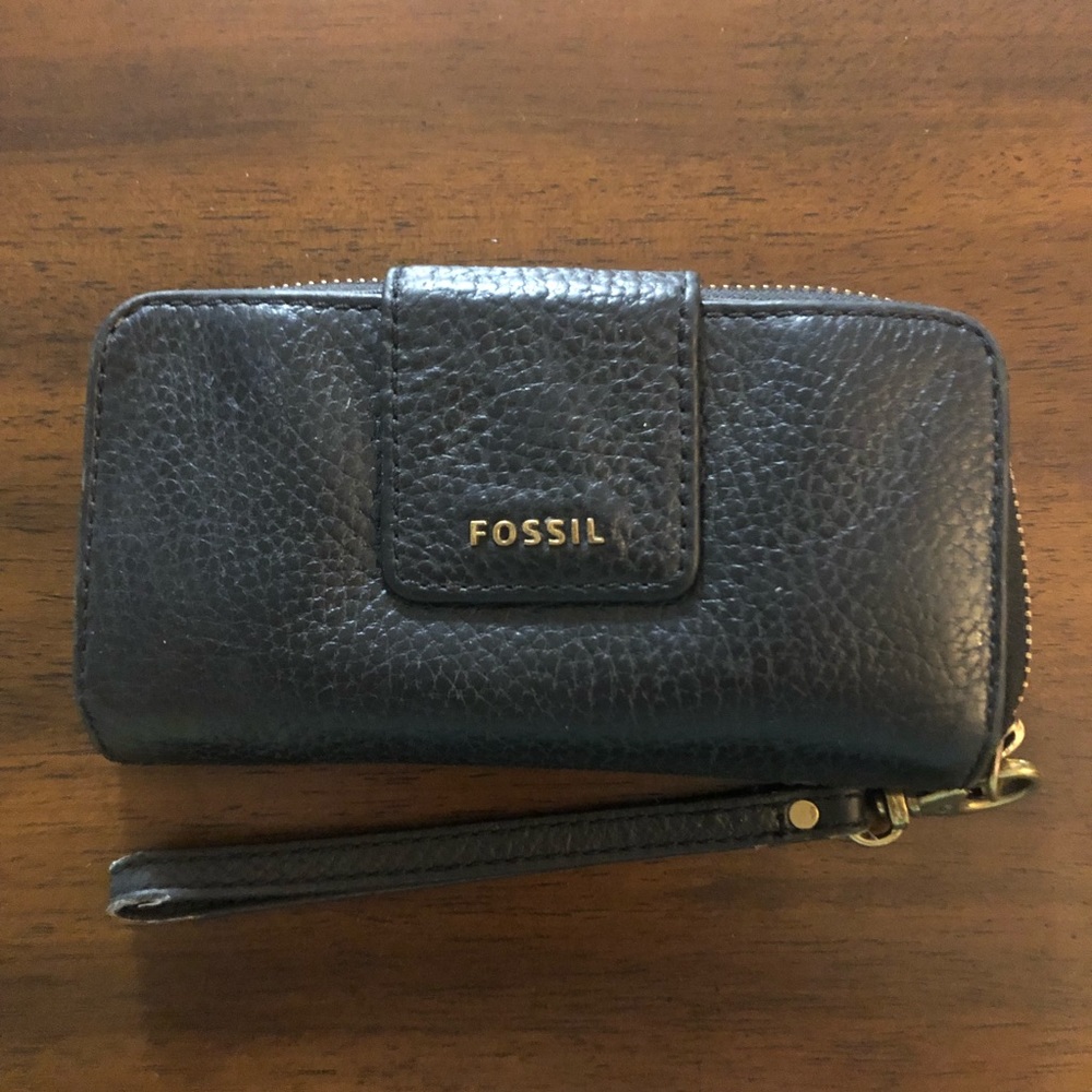 Black Fossil Wristlet Wallet with Phone Pocket